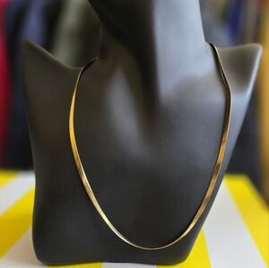 Coutukitsch Elegant Gold Tone Necklace